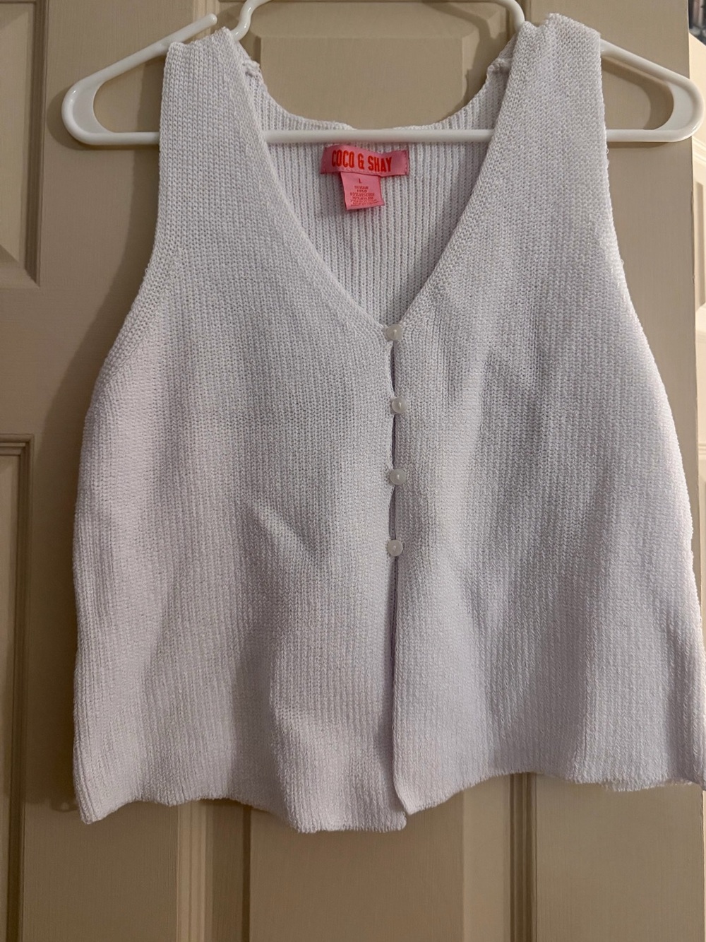 Coco & Shay White Knit V-Neck Sleeveless Tank